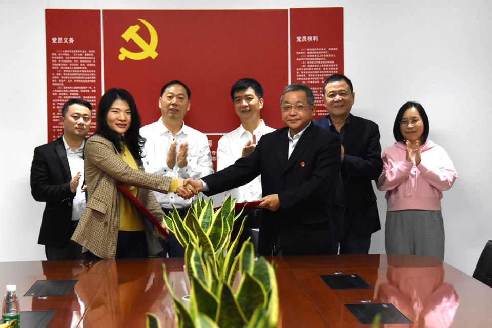 強(qiáng)強(qiáng)聯(lián)合 共創(chuàng)未來(lái) |科比特防雷與中國(guó)能建湖南院簽訂戰(zhàn)略合作協(xié)議