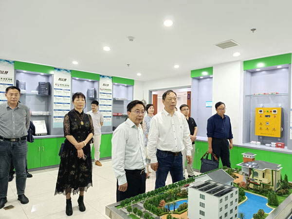 湖南省政協(xié)副主席、民建湖南省委會(huì)主委賴(lài)明勇蒞臨科比特走訪(fǎng)調(diào)研